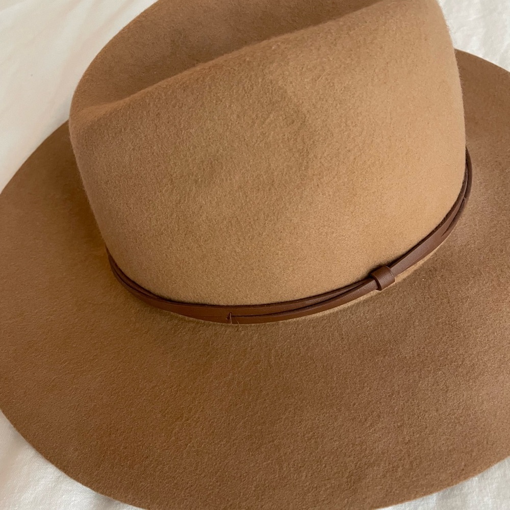 Cute hat - Picture 5 of 6